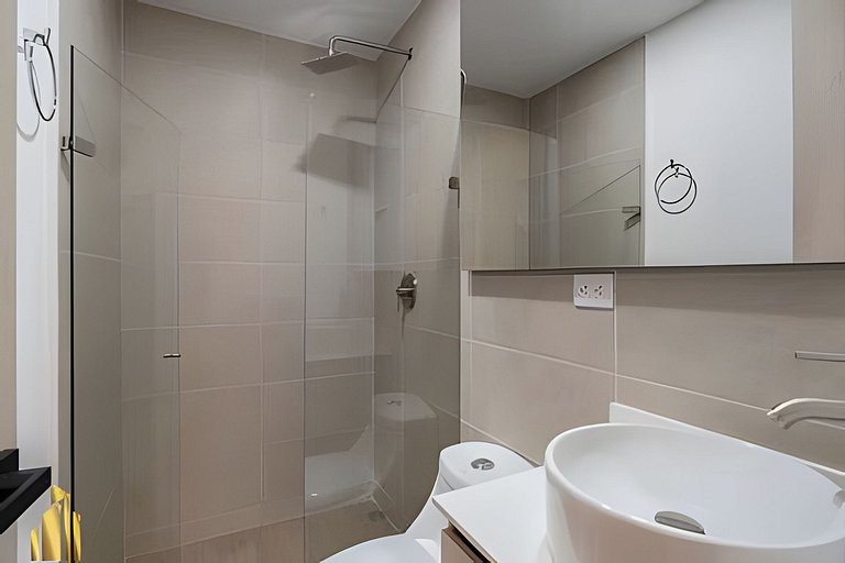 Class 48 2604 - Modern Living City views with AC