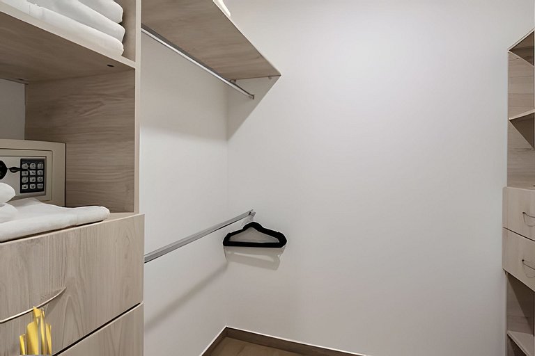 Class 48 2604 - Modern Living City views with AC