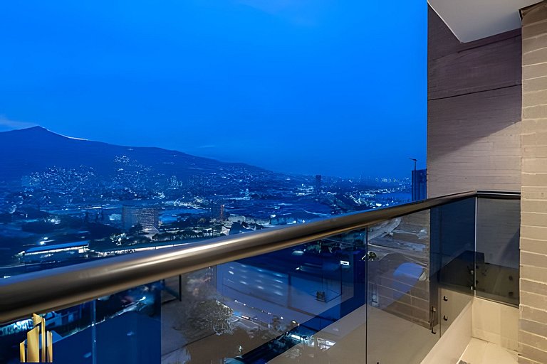 Class 48 2604 - Modern Living City views with AC