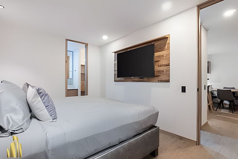 Class 48 2203 - Modern & Cozy Apt w/ Priv balcony
