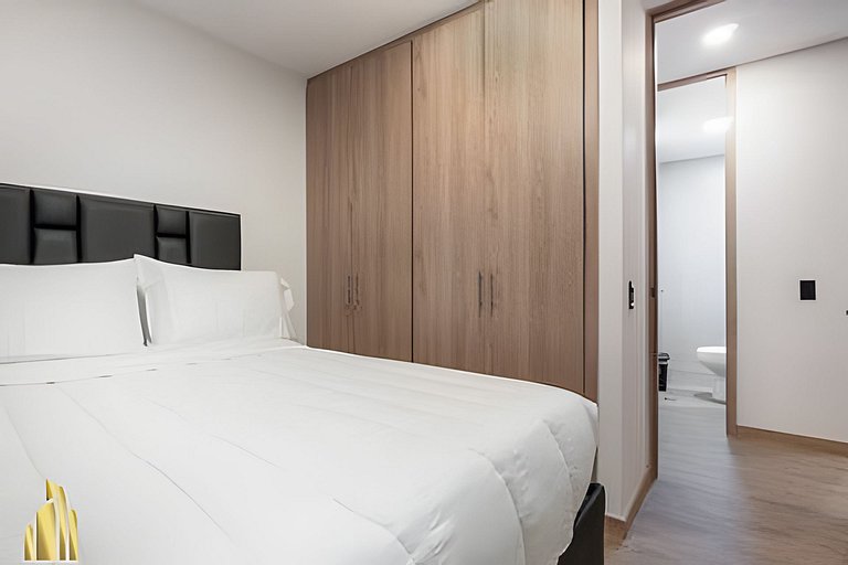 Class 48 2203 - Modern & Cozy Apt w/ Priv balcony