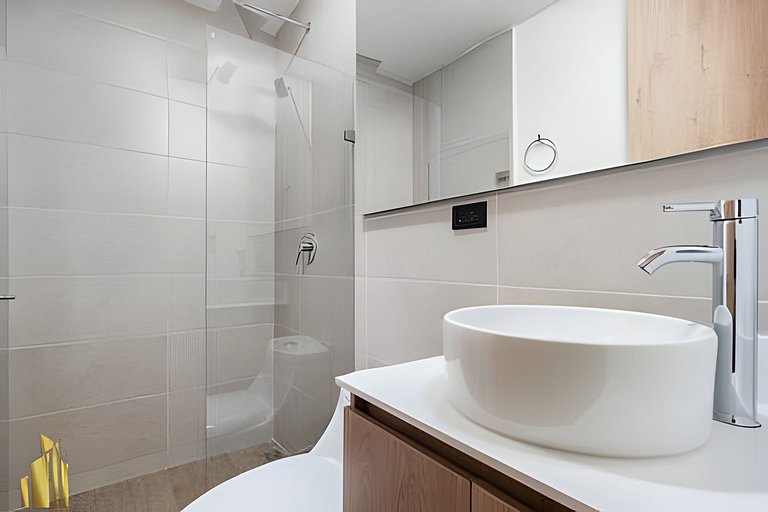 Class 48 2203 - Modern & Cozy Apt w/ Priv balcony