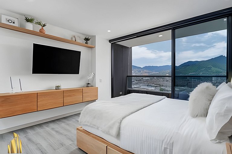 Class 48 2501 - Tranquil & Bright loft w Balcony