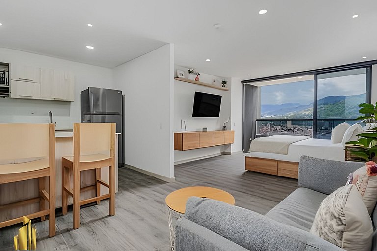 Class 48 2501 - Tranquil & Bright loft w Balcony