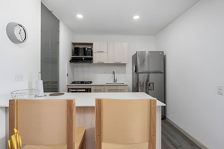 Class 48 2501 - Tranquil & Bright loft w Balcony