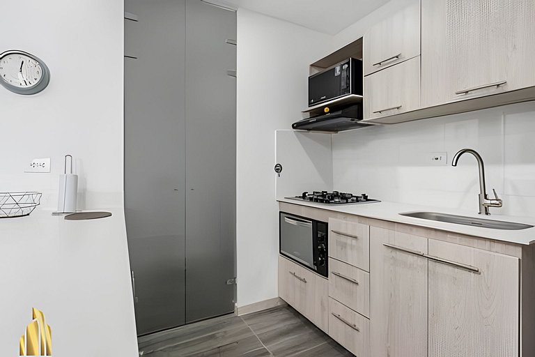 Class 48 2501 - Tranquil & Bright loft w Balcony