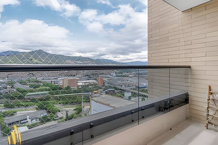 Class 48 2501 - Tranquil & Bright loft w Balcony