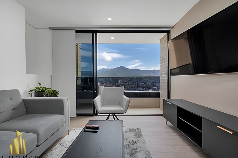 Class 48 2504 - Well-Lit Apt / Panoramic Views