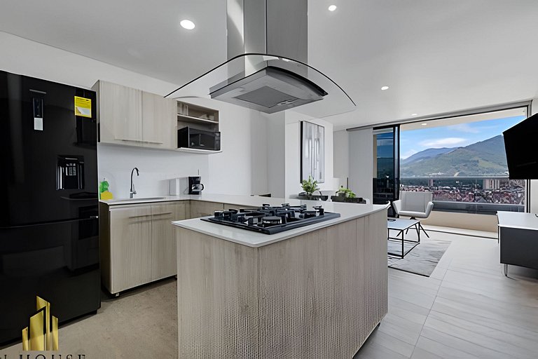 Class 48 2504 - Well-Lit Apt / Panoramic Views