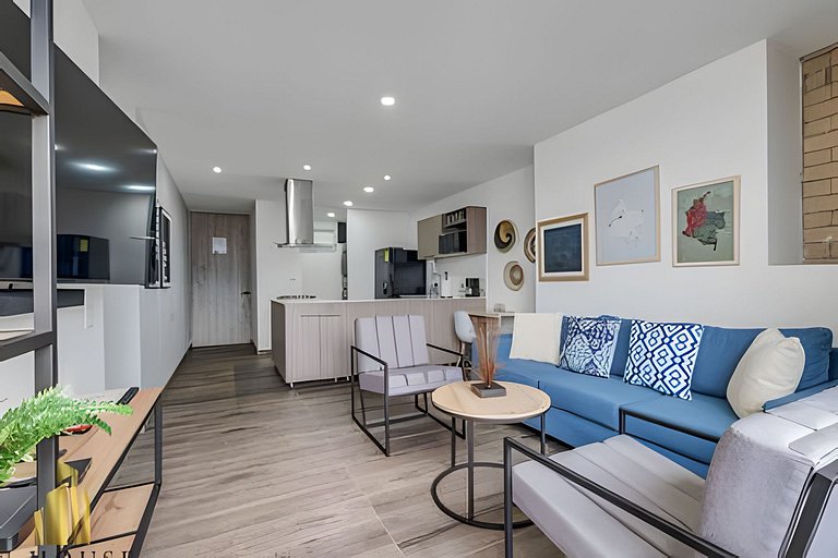 Class 48 1404 - Modern Living City views with AC