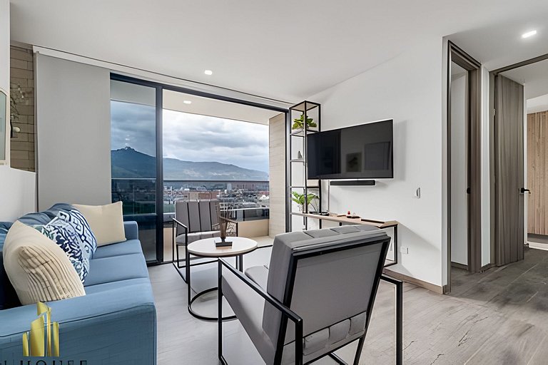 Class 48 1404 - Modern Living City views with AC