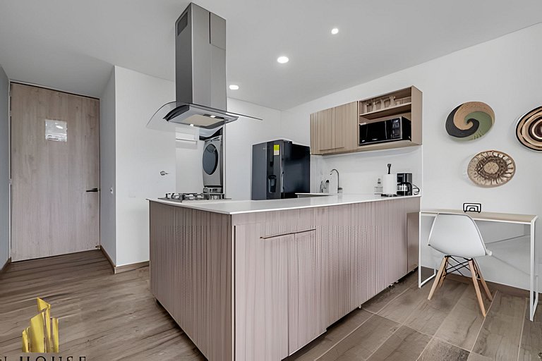 Class 48 1404 - Modern Living City views with AC