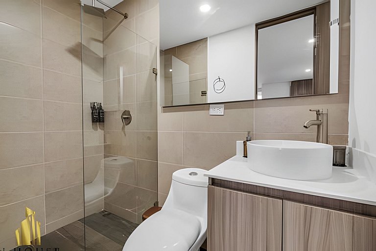 Class 48 1404 - Modern Living City views with AC