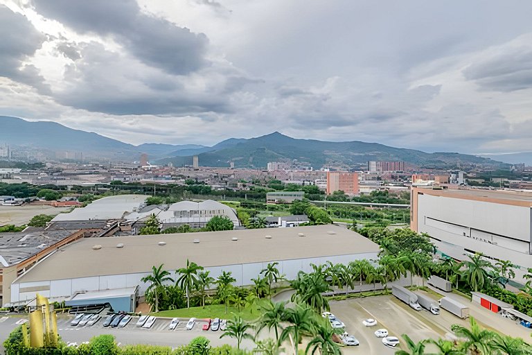 Class 48 1404 - Modern Living City views with AC