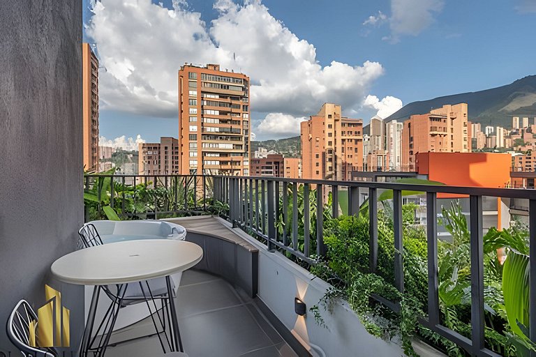 Morph 1301 - Chill Haven BBQ, Jacuzzi, AC