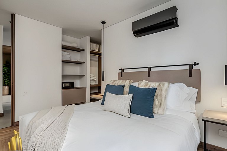 Morph 1202 - Stylish City Living: Modern Apt