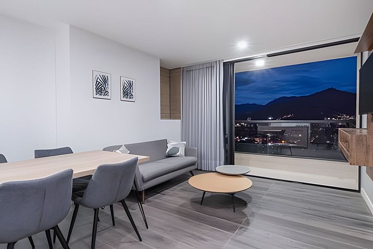 Class 48 2303- High-Class Loft w/ Priv balcony