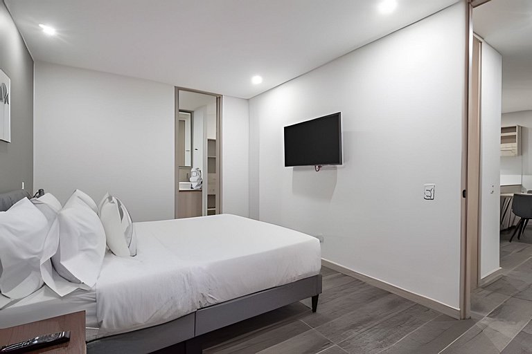 Class 48 2303- High-Class Loft w/ Priv balcony