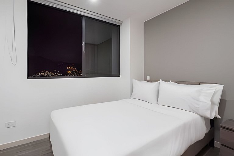 Class 48 2303- High-Class Loft w/ Priv balcony