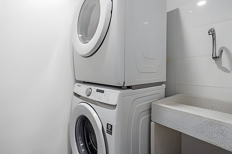 Class 48 2303- High-Class Loft w/ Priv balcony