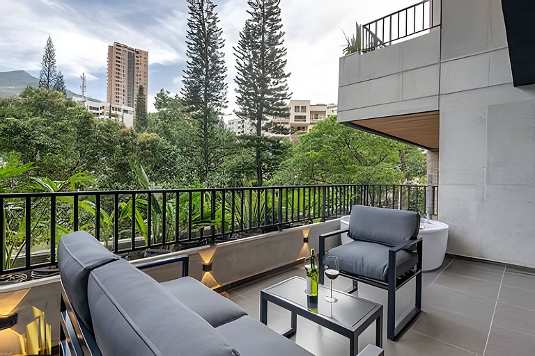 Morph 401 - Modern apt High Ceilings BBQ/Jacuzzi