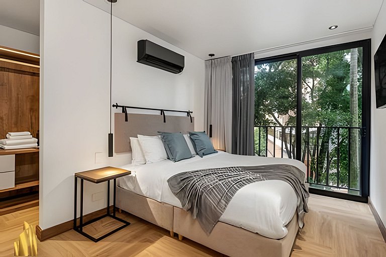 Morph 201 - High ceilings & modern apt/BBQ