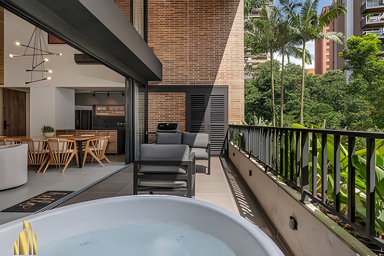 Morph 201 - High ceilings & modern apt/BBQ