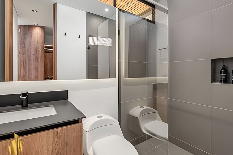 Morph 201 - High ceilings & modern apt/BBQ