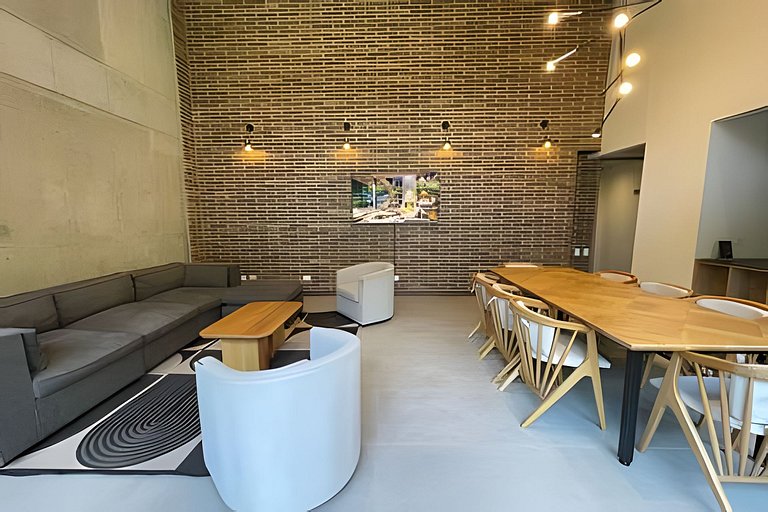 Morph 201 - High ceilings & modern apt/BBQ