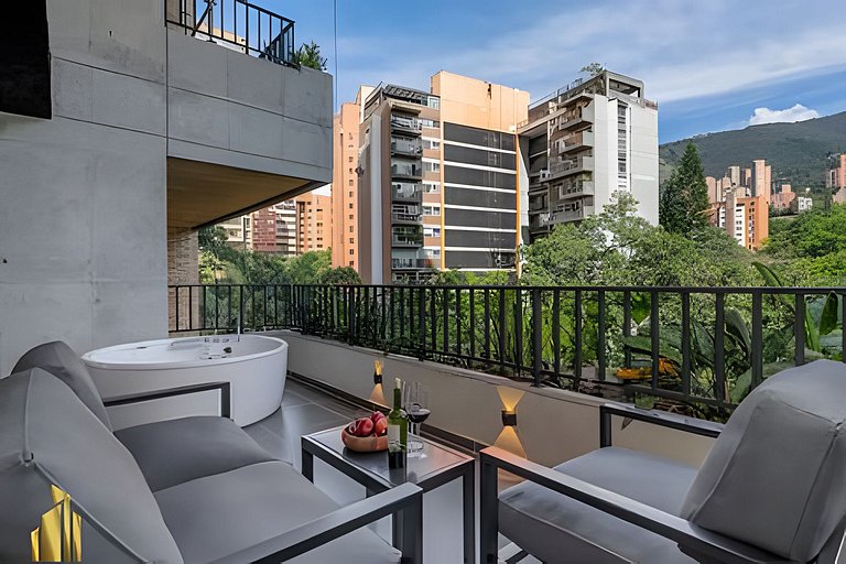 Morph 302 - Modern apt high ceilings BBQ/Jacuzzi