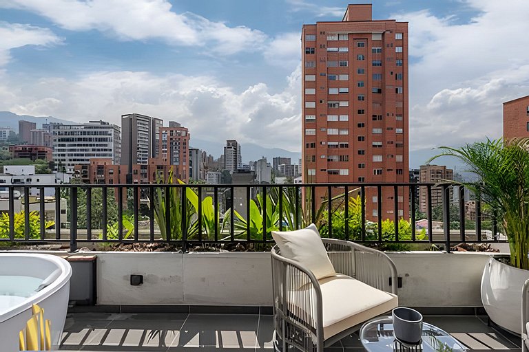 Morph 1402 - Stylish apt in Poblado/AC/Jacuzzi