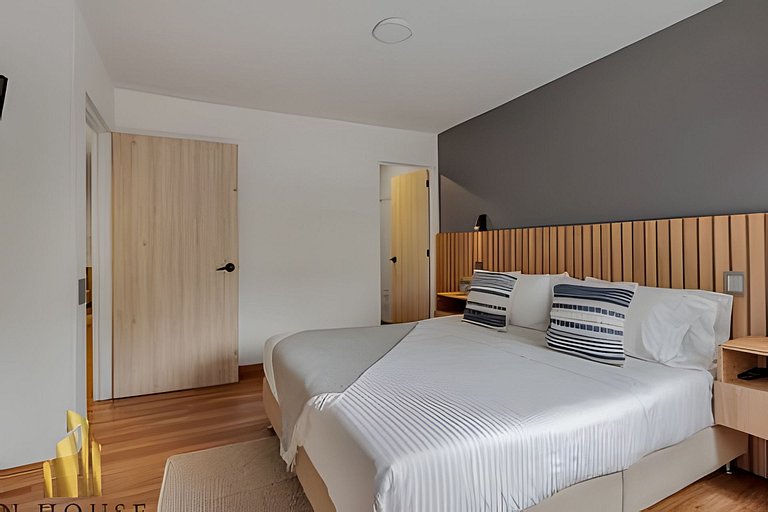 Aria Living 201 - Where Design and Location Shine