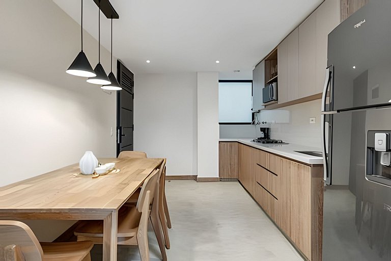 Solei Loft 402 - Espacious & bright apt with AC