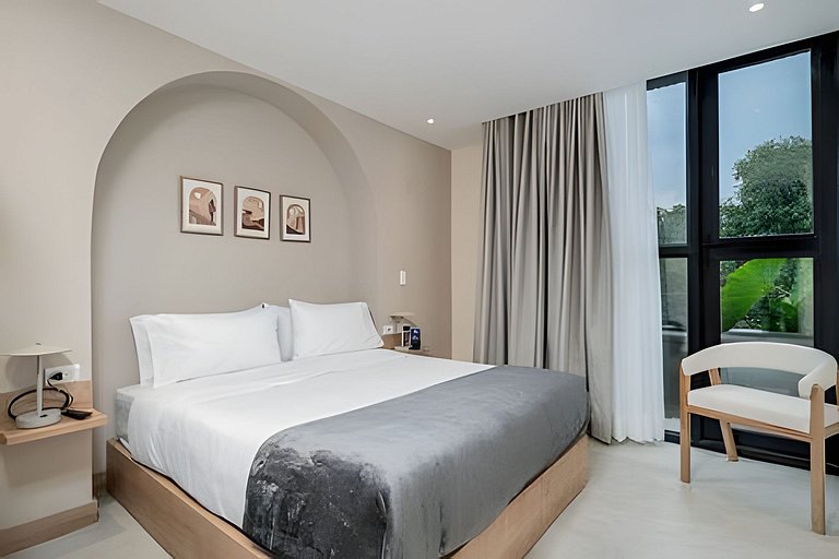 Solei Loft 402 - Espacious & bright apt with AC