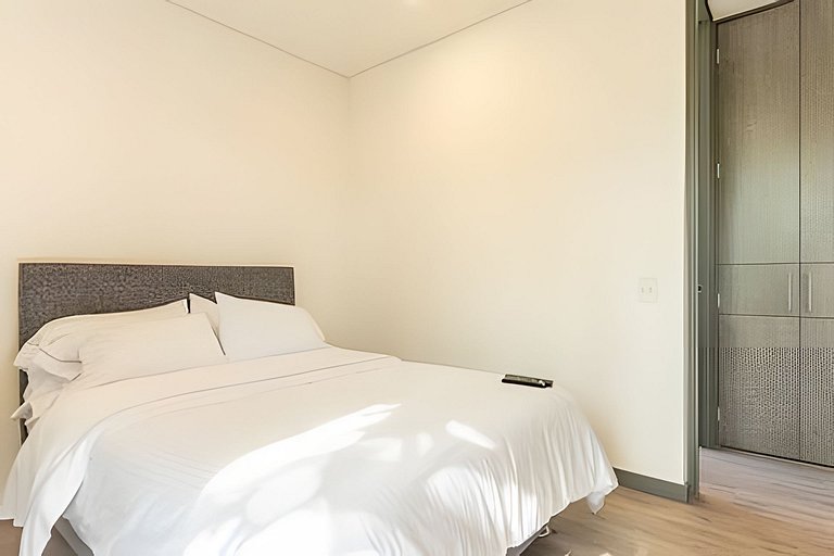 Class Suites 502 - Modern Tranquility/Priv Balcony
