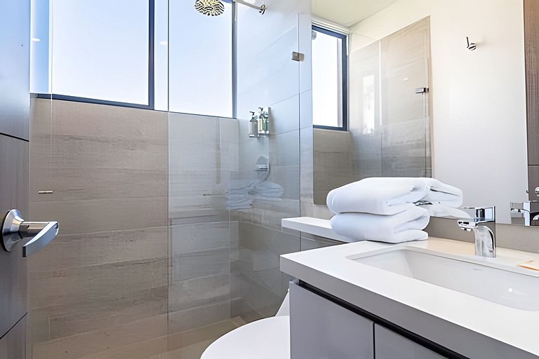 Class Suites 502 - Modern Tranquility/Priv Balcony