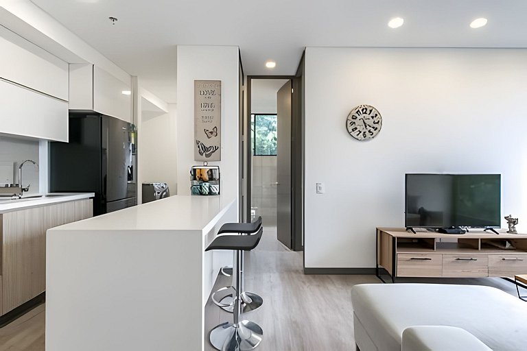 Class Suites 503 - Bright & Minimalistic Apt/Pool