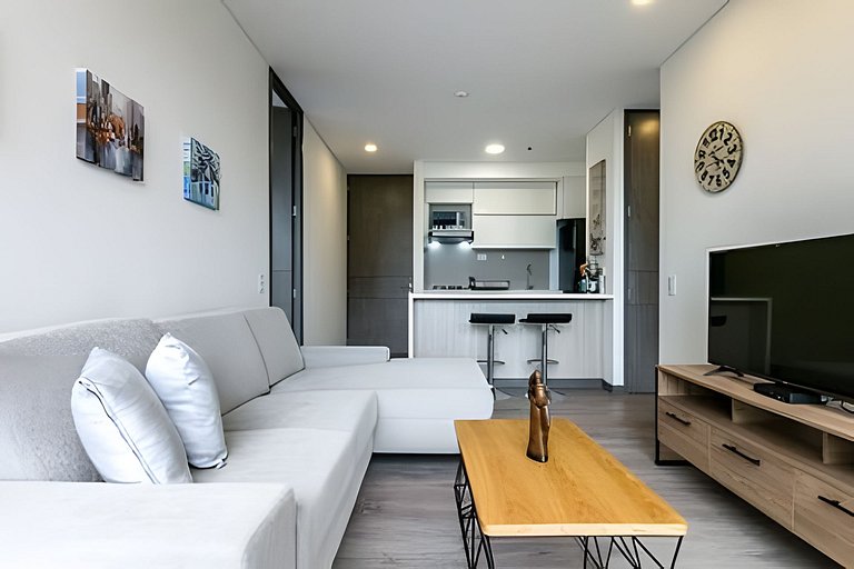 Class Suites 503 - Bright & Minimalistic Apt/Pool