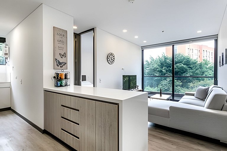 Class Suites 503 - Bright & Minimalistic Apt/Pool