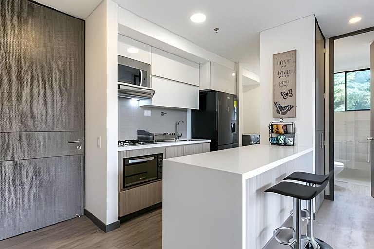 Class Suites 503 - Bright & Minimalistic Apt/Pool