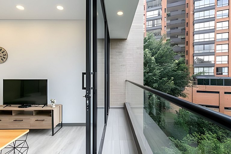 Class Suites 503 - Bright & Minimalistic Apt/Pool