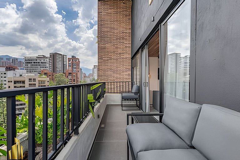 Morph 1101 - Sophisticated & brigh apt/ BBQ