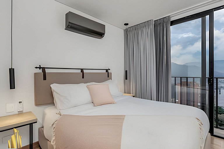Morph 1802 - Stylish Escape in Poblado AC/Jacuzzi