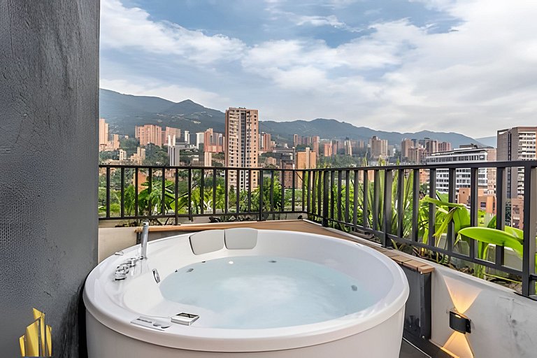 Morph 1802 - Stylish Escape in Poblado AC/Jacuzzi