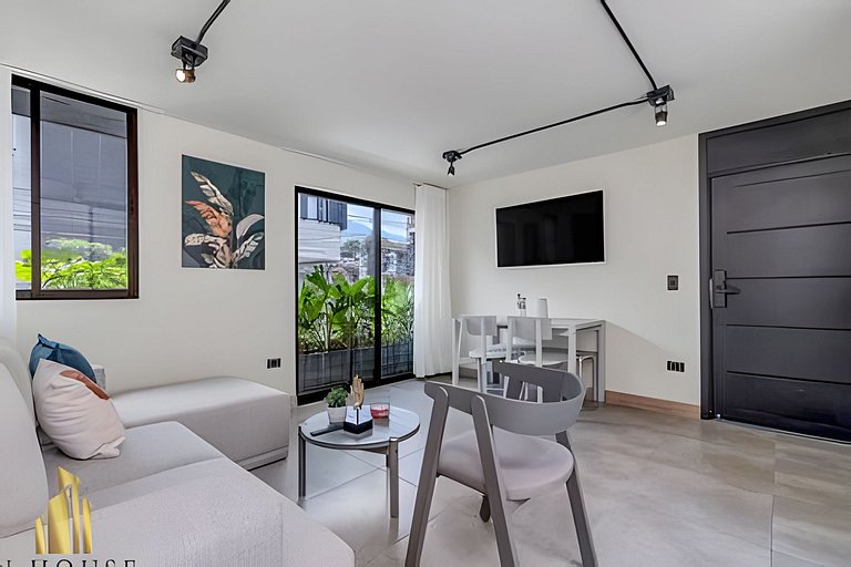 Casa Solei 12-9 - Stylish Apt with Jacuzzi & AC