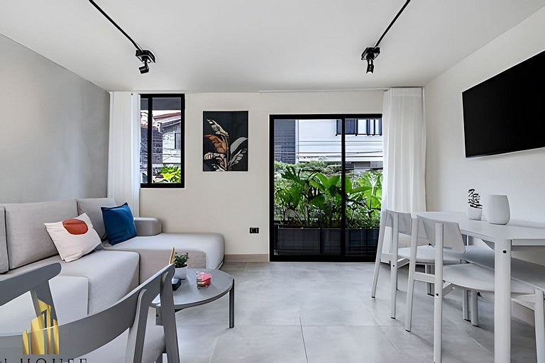 Casa Solei 12-9 - Stylish Apt with Jacuzzi & AC