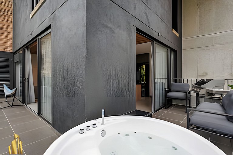 Morph 501 - Spacious Cozy Apt Poblado/BBQ/Jacuzzi