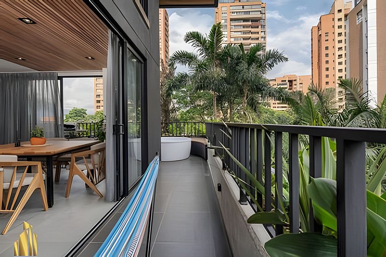 Morph 501 - Spacious Cozy Apt Poblado/BBQ/Jacuzzi