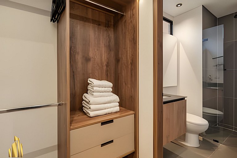 Morph 702 - Luxy Apartment with Panoramic View, AC