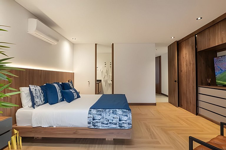 Morph 702 - Luxy Apartment with Panoramic View, AC